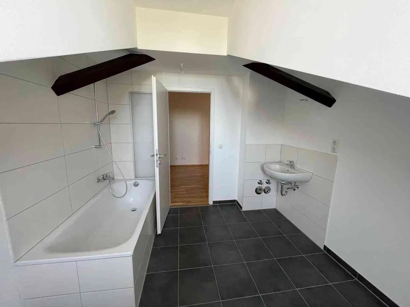 2 Zimmer Wohnung mit 75 m² in München – Bild 9