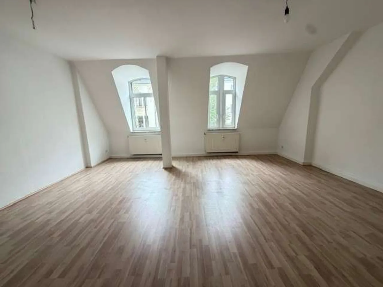 4 Zimmer Wohnung mit 109 m² in Plauen – Bild 11