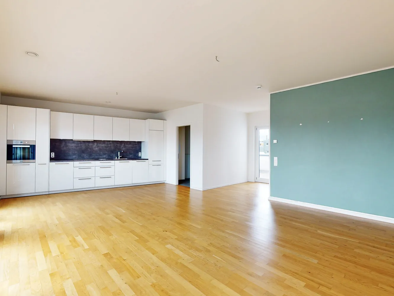 2 Zimmer Wohnung mit 108 m² in Frankfurt am Main – Bild 2
