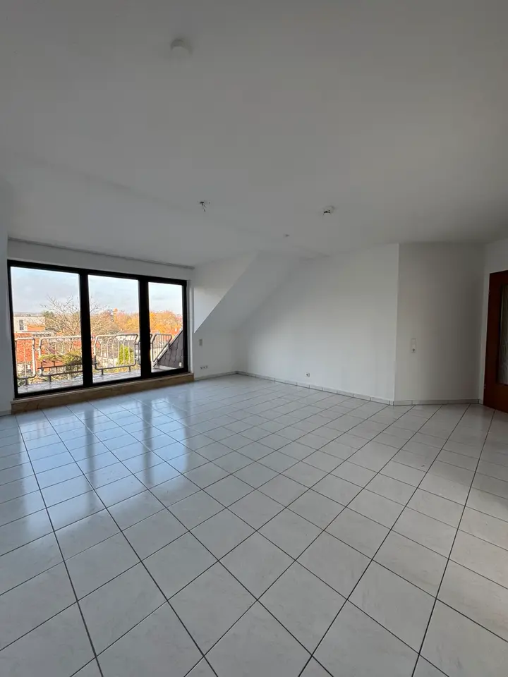 4 Zimmer Wohnung mit 95 m² in Saarbrücken – Bild 1