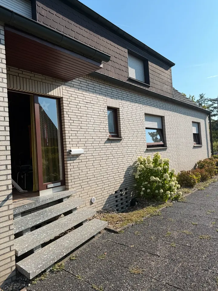 6 Zimmer Haus mit 150 m² in Oberhausen – Bild 1