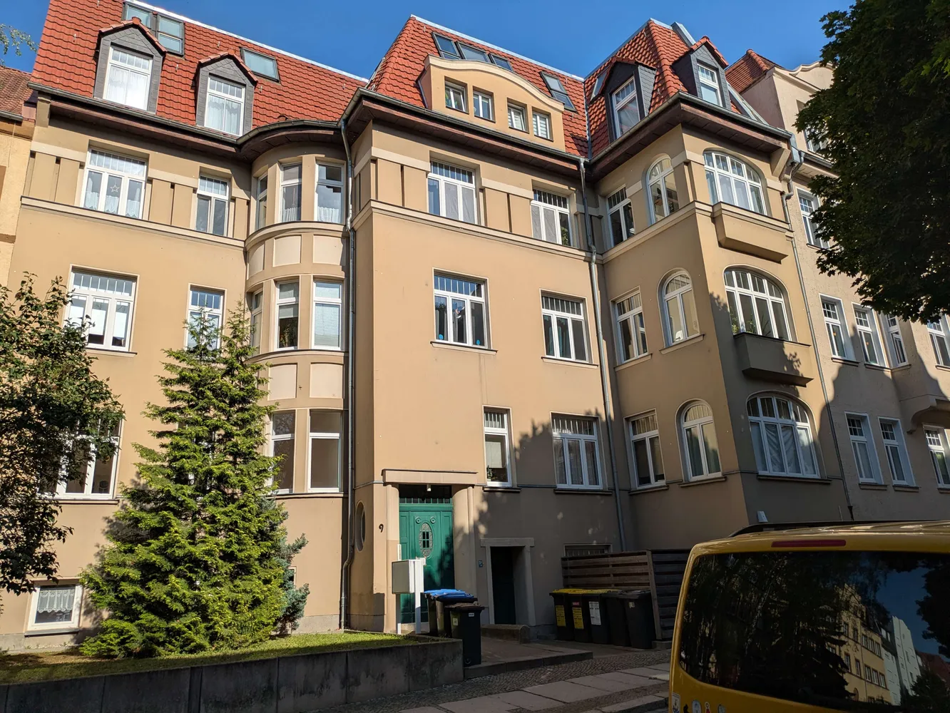 3 room apartment with 97 m² in Halle (Saale) – Photo 1