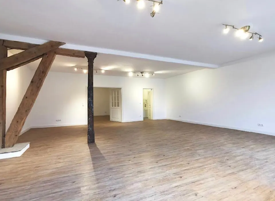 2 Zimmer Wohnung mit 110 m² in Traunstein – Bild 2