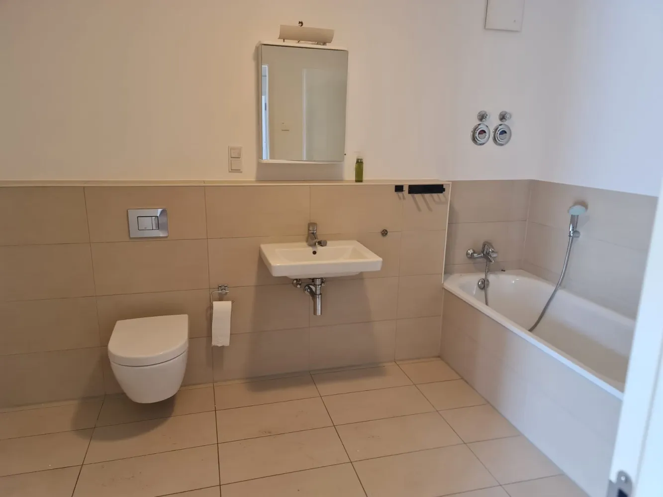 5 Zimmer Wohnung mit 145 m² in Frankfurt am Main – Bild 3