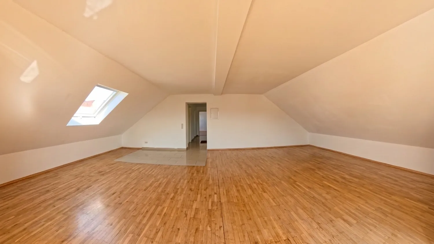 2 Zimmer Wohnung mit 66 m² in Stuttgart – Bild 2