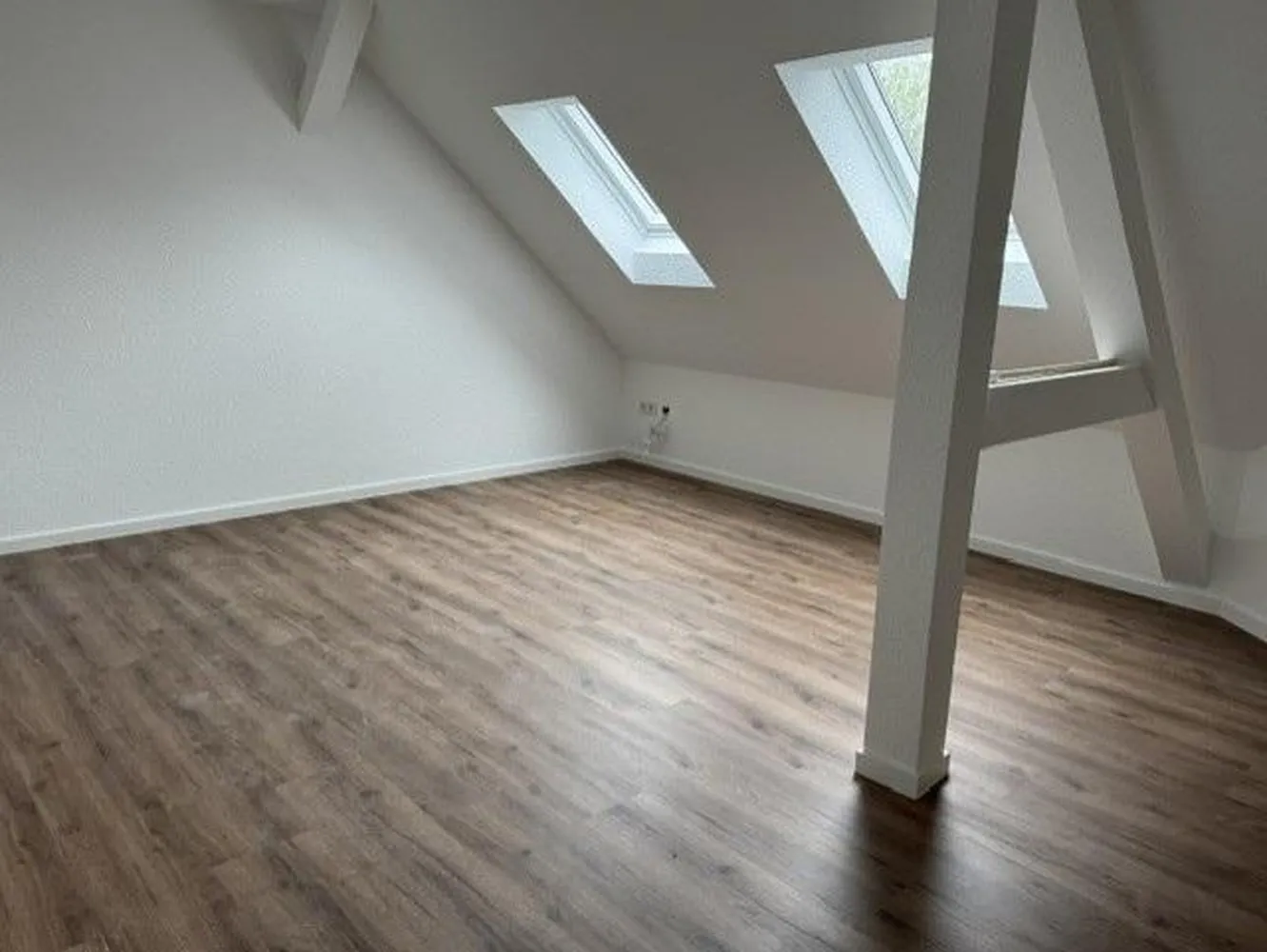 5 Zimmer Wohnung mit 150 m² in Chemnitz – Bild 3
