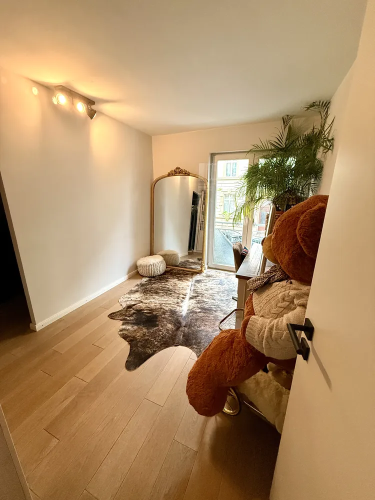 5 Zimmer Wohnung mit 131 m² in Frankfurt am Main – Bild 2