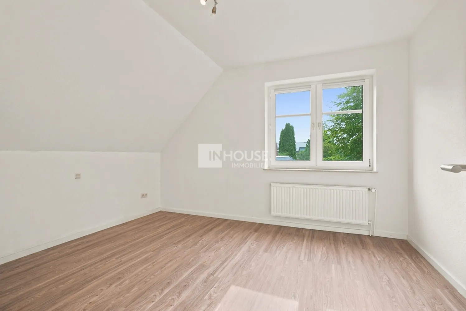 3 Zimmer Wohnung mit 105 m² in Leer – Bild 1