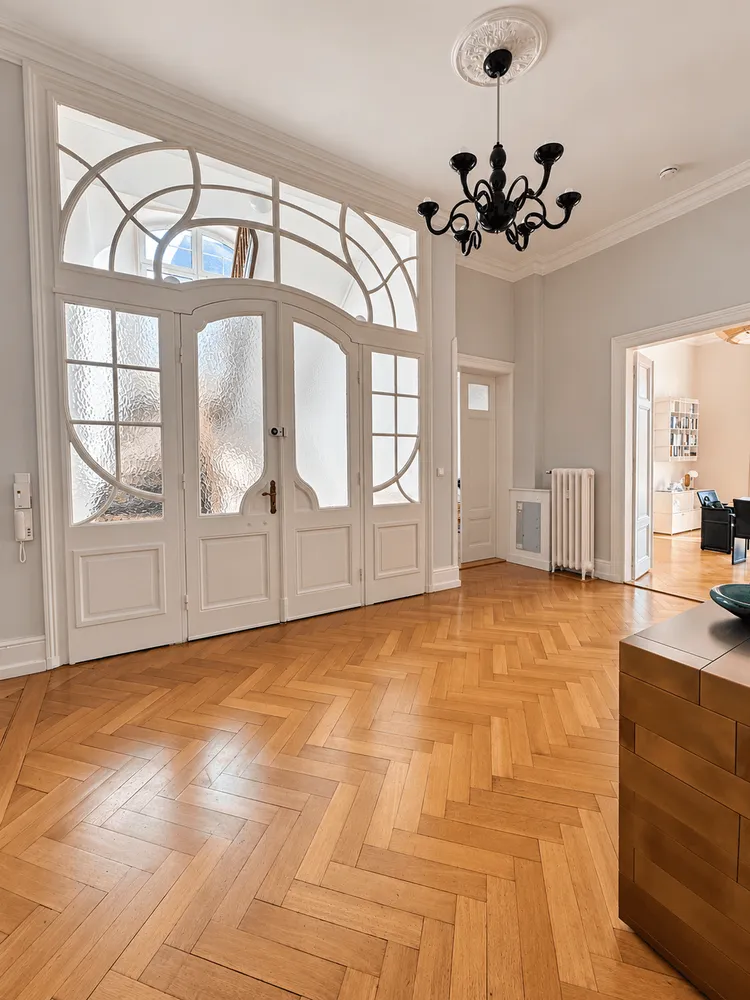 6 room apartment with 240 m² in Frankfurt am Main – Photo 1
