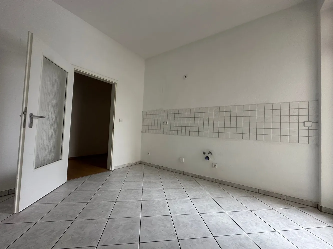 3 Zimmer Wohnung mit 96 m² in Bitterfeld-Wolfen – Bild 2