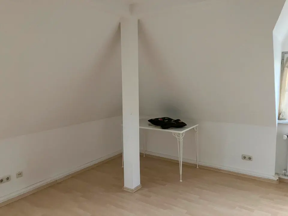 18 Zimmer Wohnung mit 60 m² in Merseburg – Bild 3