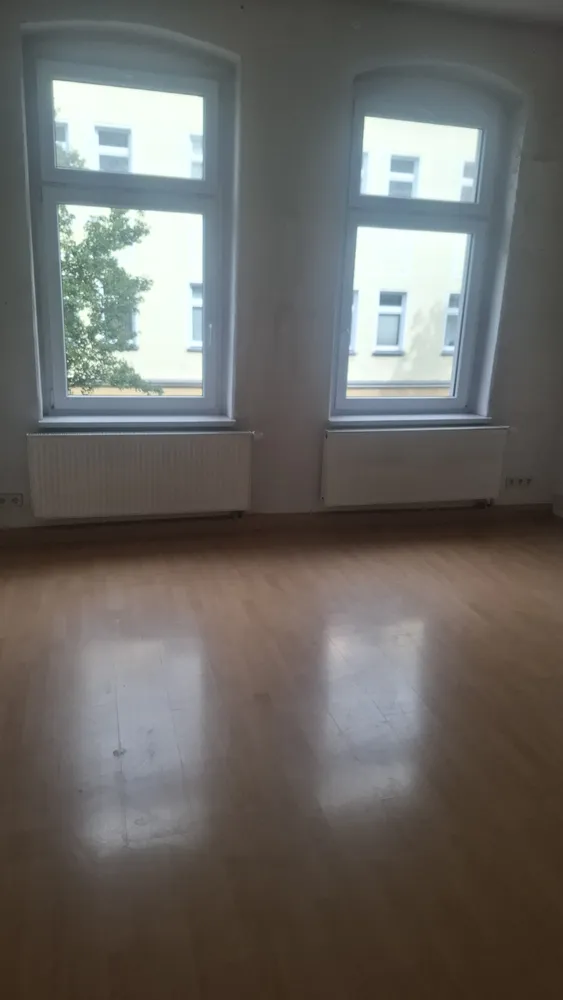 5 Zimmer Wohnung mit 104 m² in Halle (Saale) – Bild 1