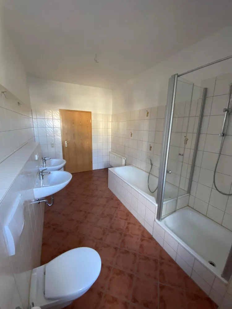 6 Zimmer Wohnung mit 181 m² in Altenburg – Bild 8