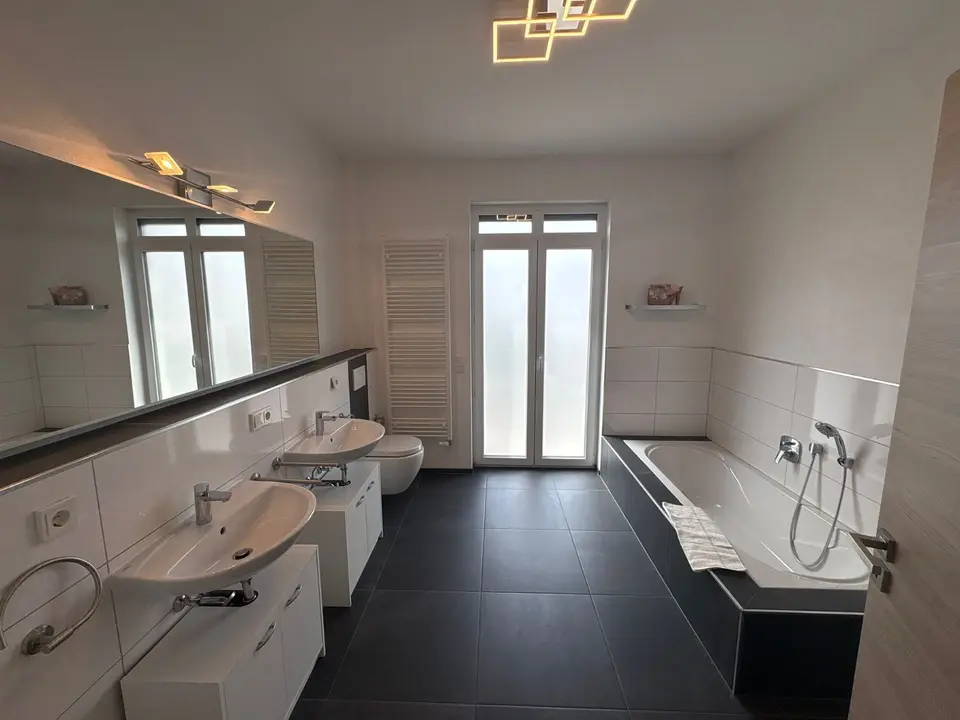 6 Zimmer Haus mit 261 m² in Saarbrücken – Bild 9