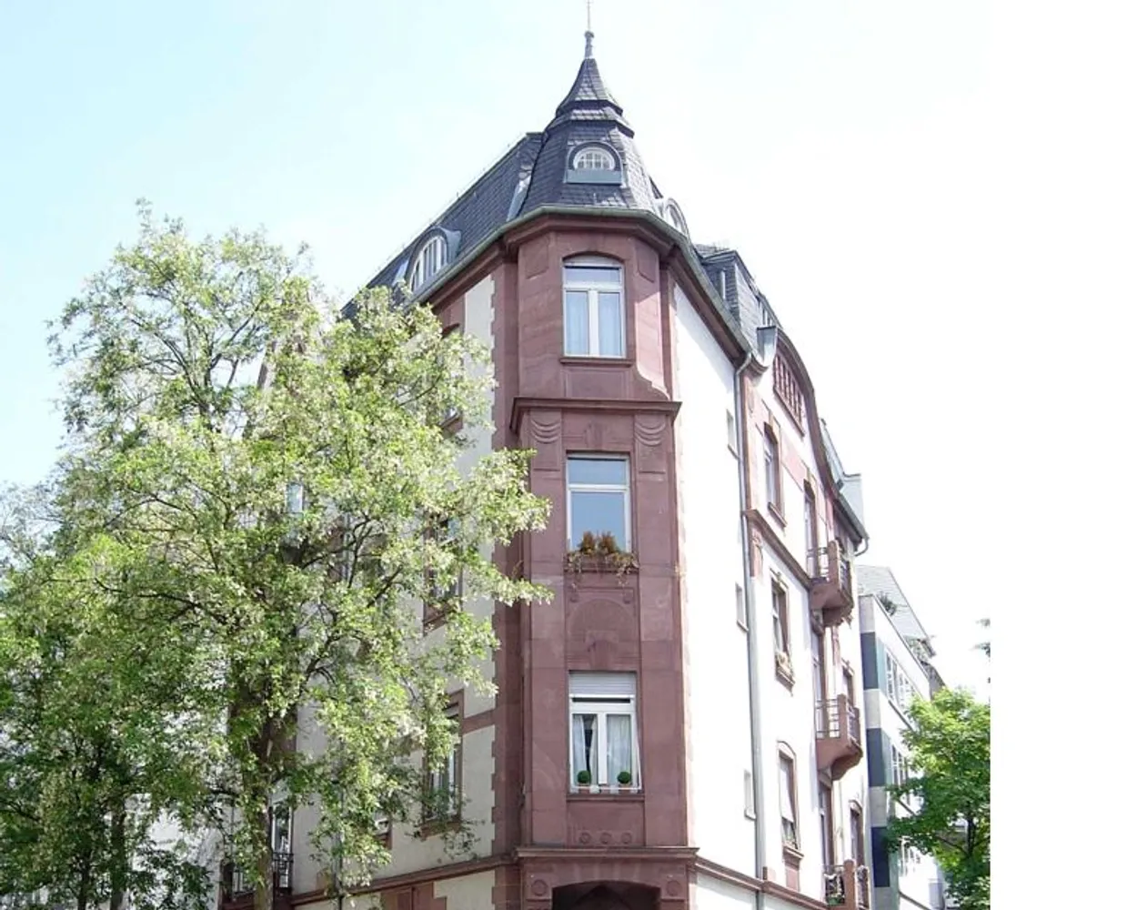 3 room apartment with 96 m² in Frankfurt am Main – Photo 1