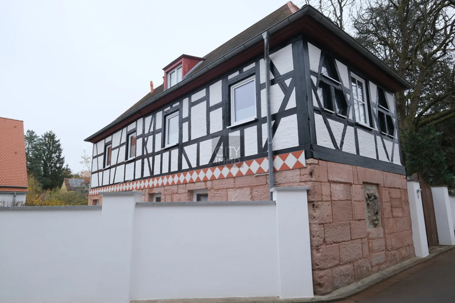 6 Zimmer Haus mit 180 m² in Nürnberg – Bild 2