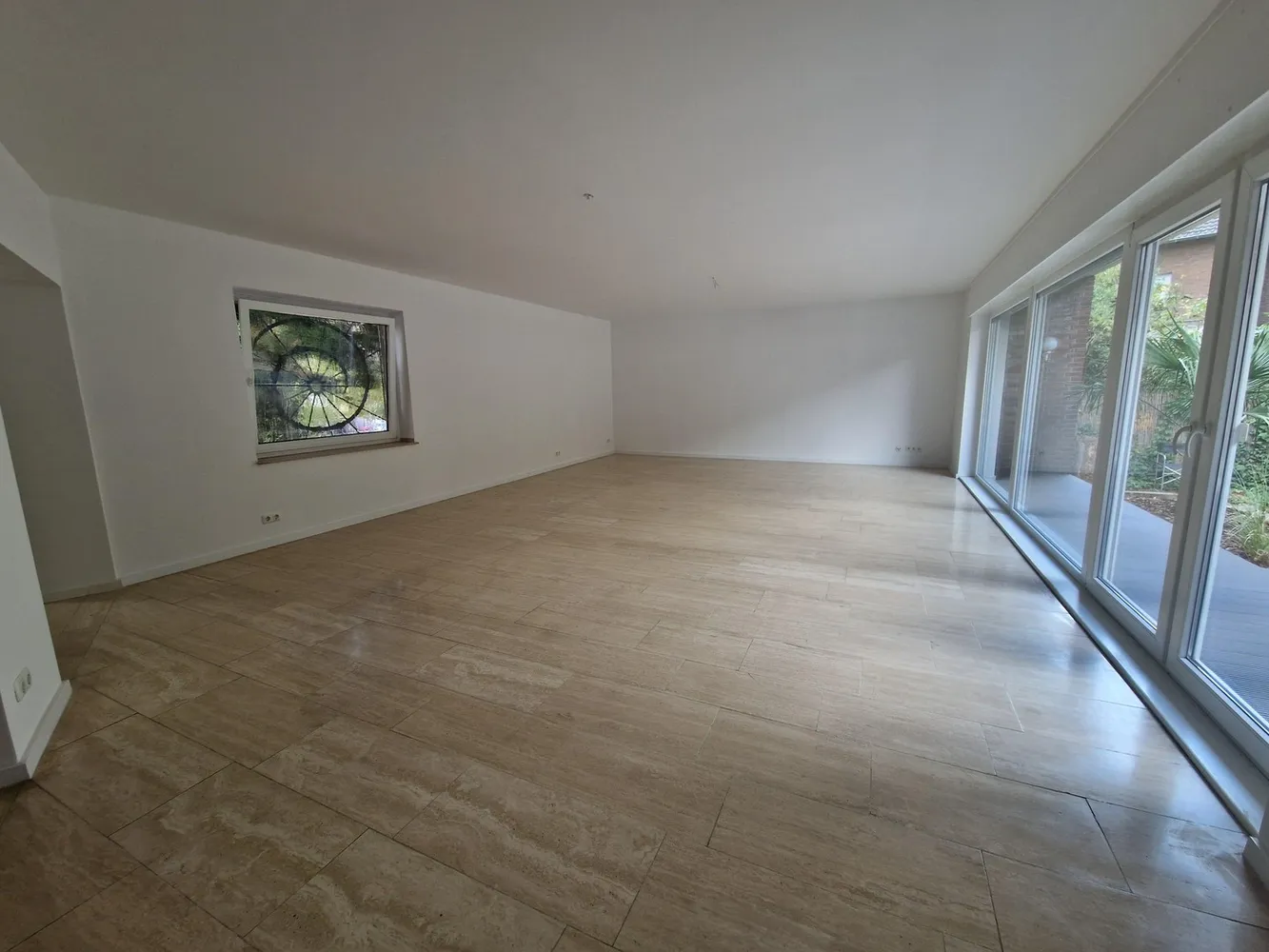 6 Zimmer Wohnung mit 156 m² in Duisburg – Bild 1