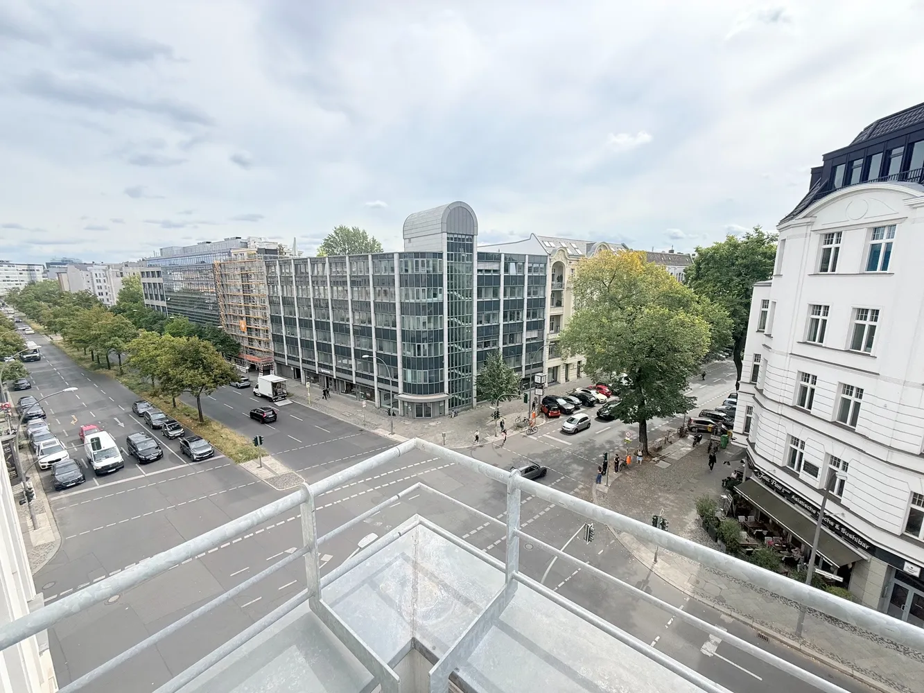 3 Zimmer Wohnung mit 130 m² in Berlin – Bild 2
