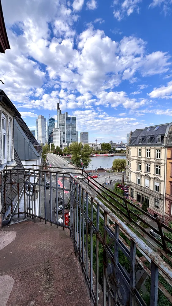 3 room apartment with 108 m² in Frankfurt am Main – Photo 1