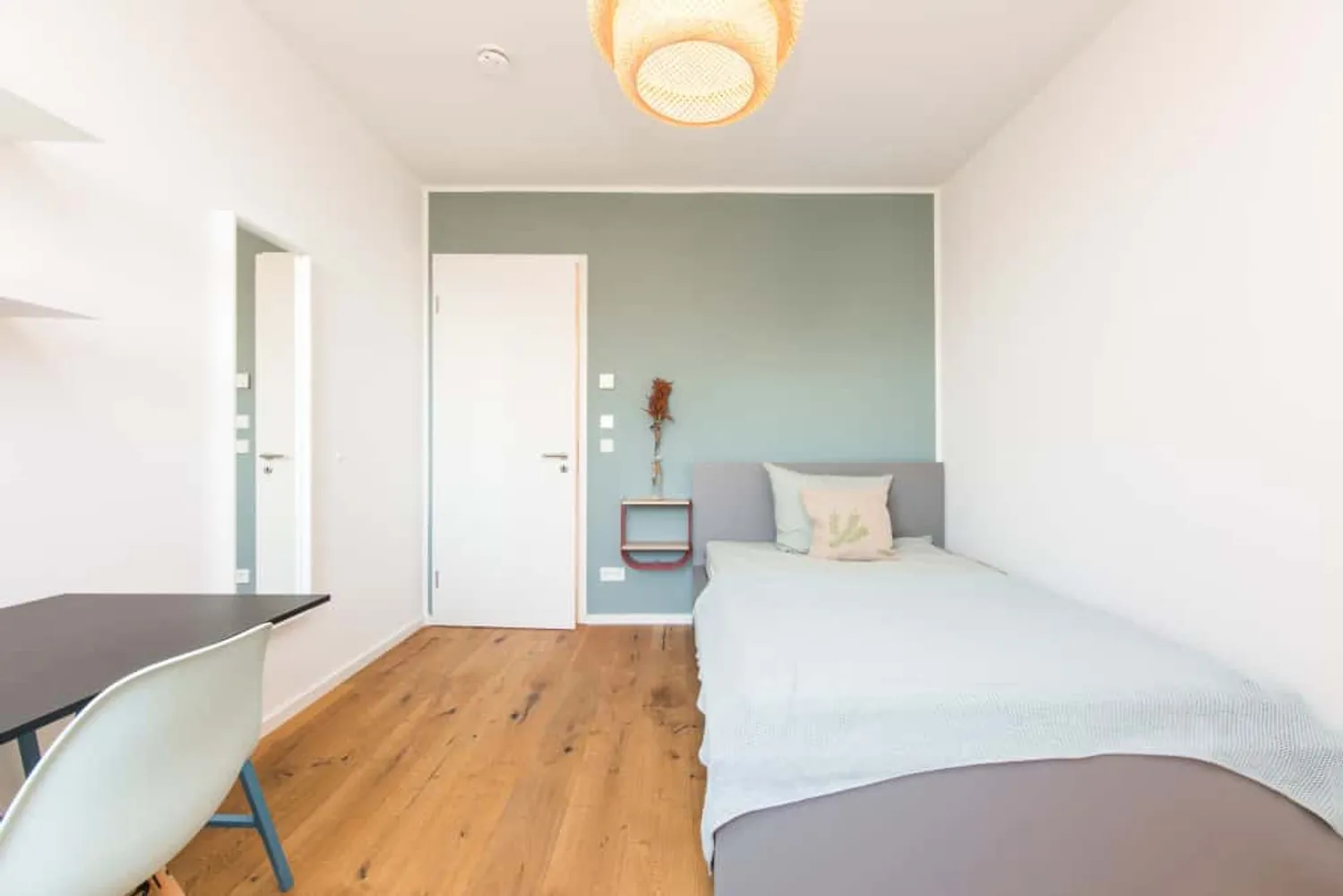 Shared room with 13 m² in Berlin – Photo 2