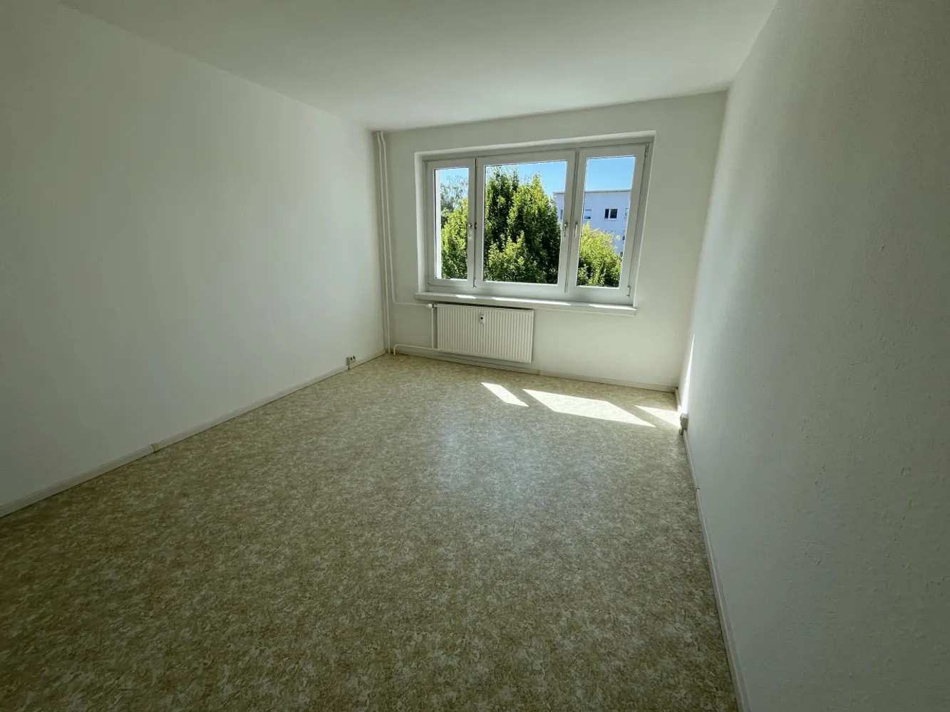 2 Zimmer Wohnung mit 42 m² in Halle (Saale) – Bild 3