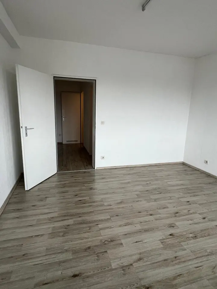 2 Zimmer Wohnung mit 67 m² in Oberhausen – Bild 2