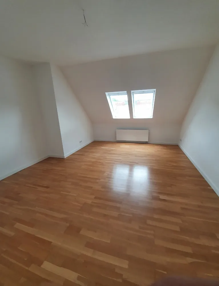 2 Zimmer Wohnung mit 77 m² in Leipzig – Bild 2