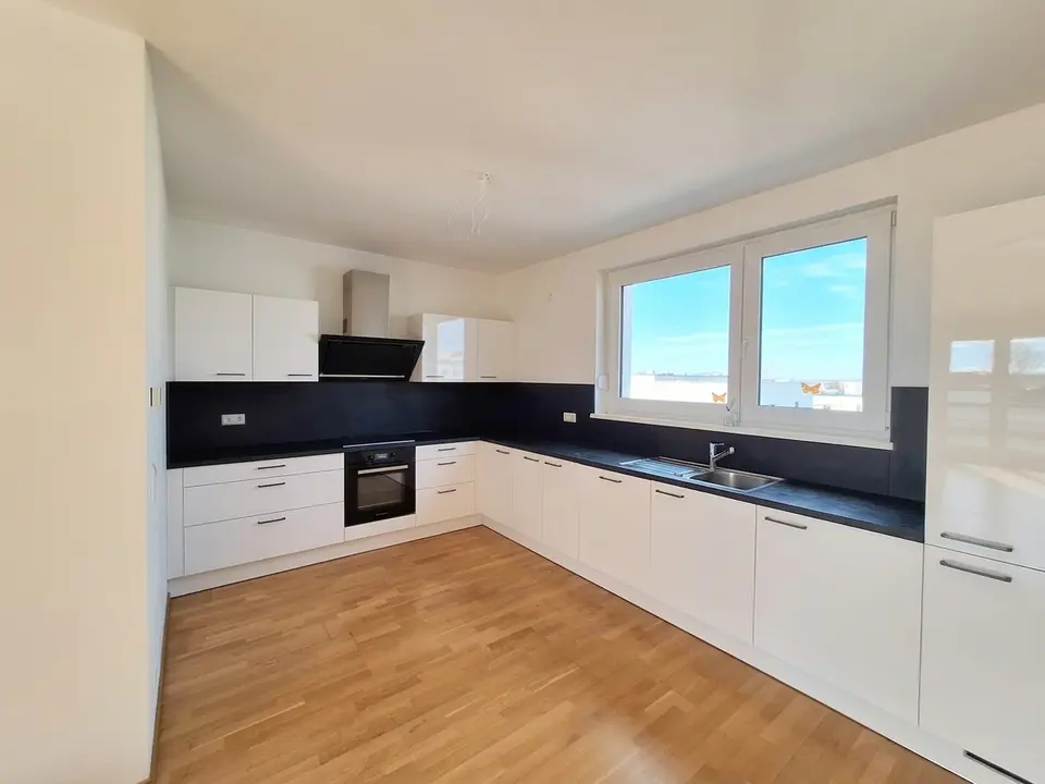 5 Zimmer Wohnung mit 205 m² in Delitzsch – Bild 2