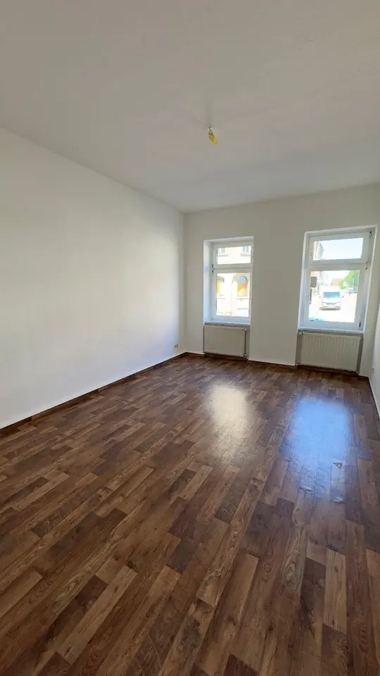 5 Zimmer Wohnung mit 97 m² in Weißenfels – Bild 1