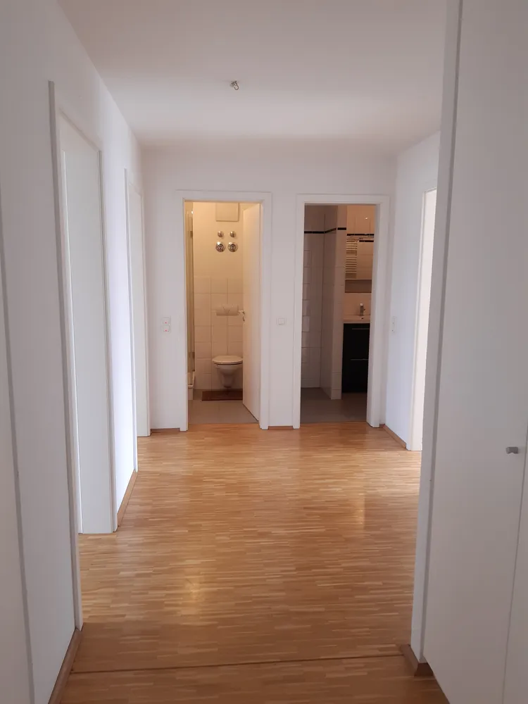 4 Zimmer Wohnung mit 93 m² in Düsseldorf – Bild 8