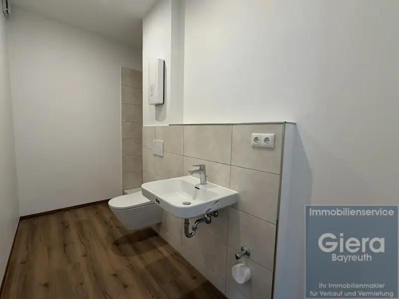 8 Zimmer Wohnung mit 17 m² in Bayreuth – Bild 6