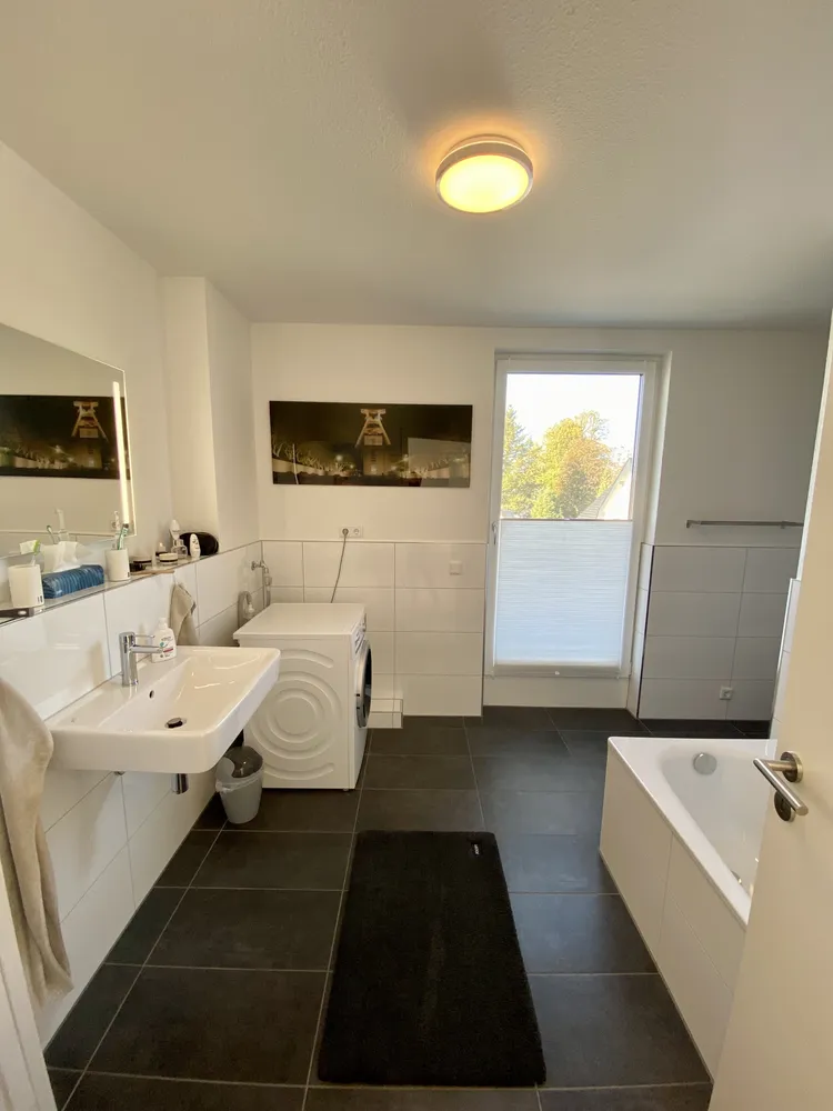 2 Zimmer Wohnung mit 108 m² in Düsseldorf – Bild 4
