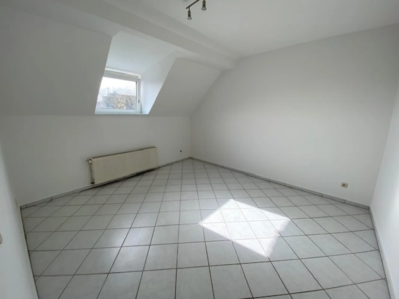 2 Zimmer Wohnung mit 95 m² in Leverkusen – Bild 5