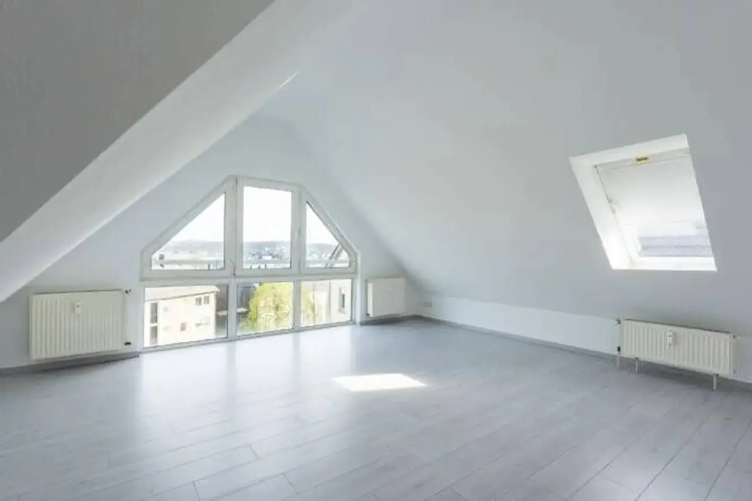 4 Zimmer Wohnung mit 129 m² in Wuppertal – Bild 1