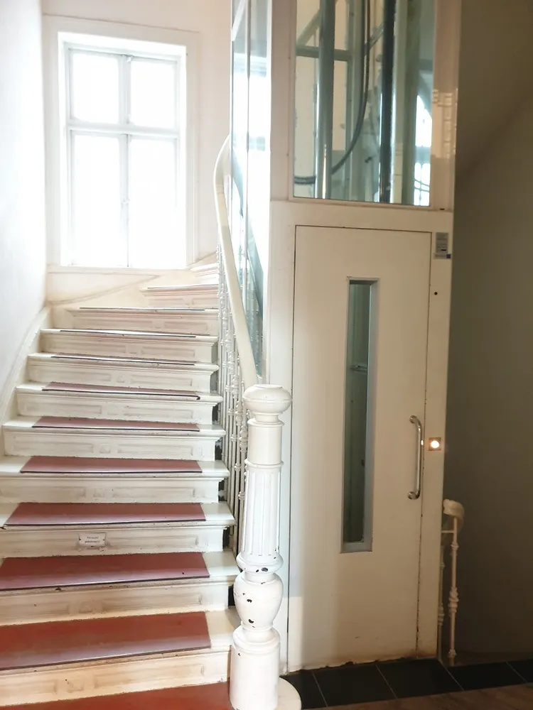 6 Zimmer Wohnung mit 228 m² in Hamburg – Bild 3