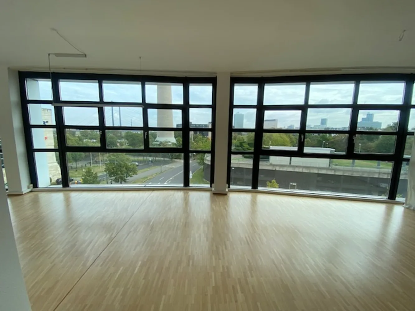 2 Zimmer Wohnung mit 84 m² in Düsseldorf – Bild 1