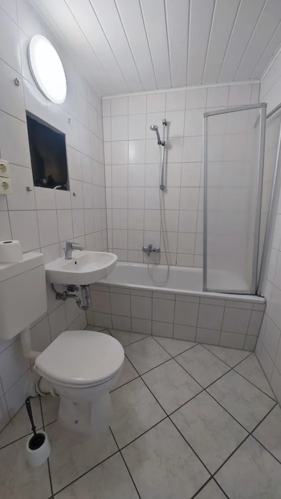 6 Zimmer Wohnung mit 111 m² in Halle (Saale) – Bild 9