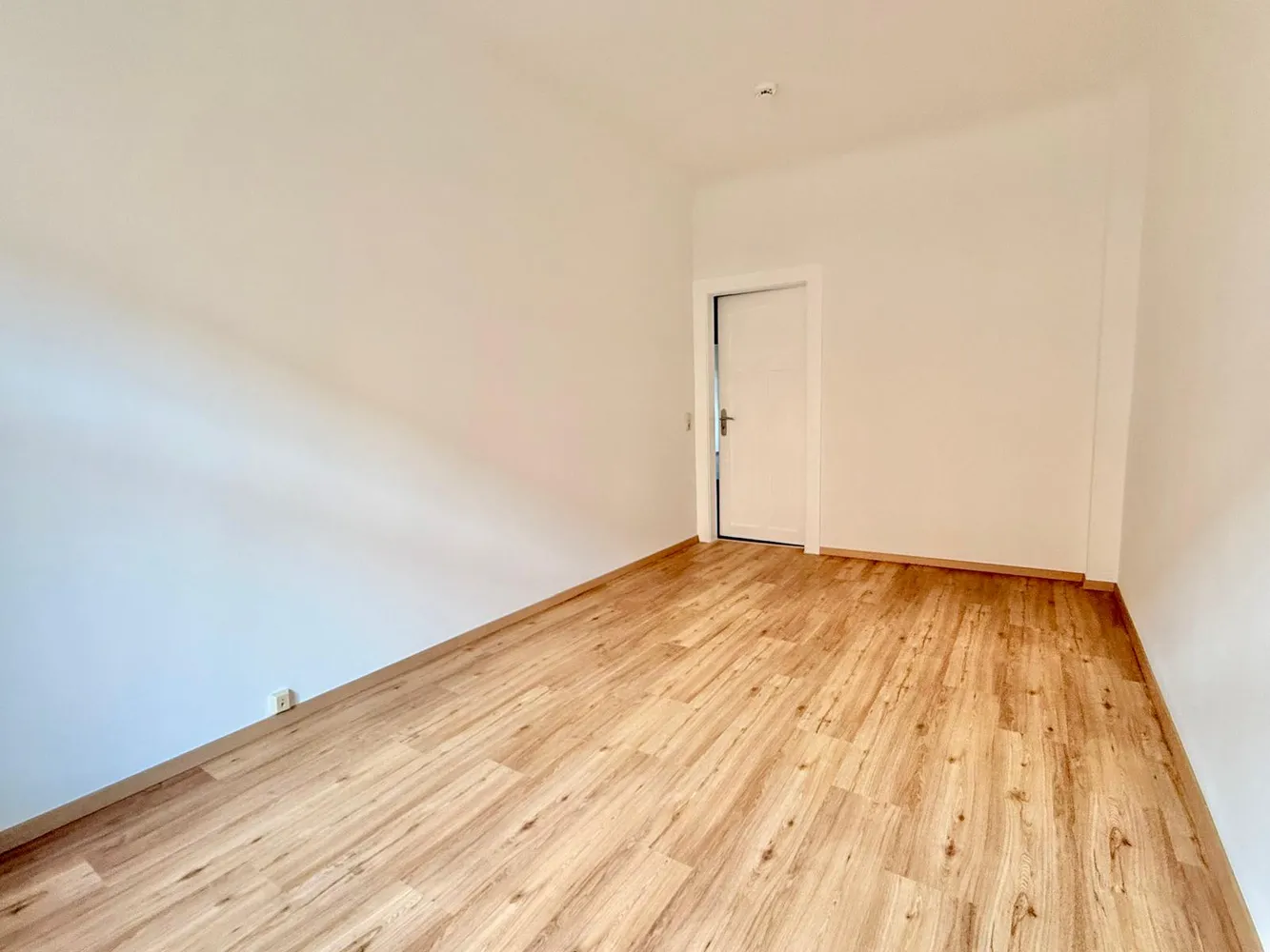 3 Zimmer Wohnung mit 75 m² in Dresden – Bild 2