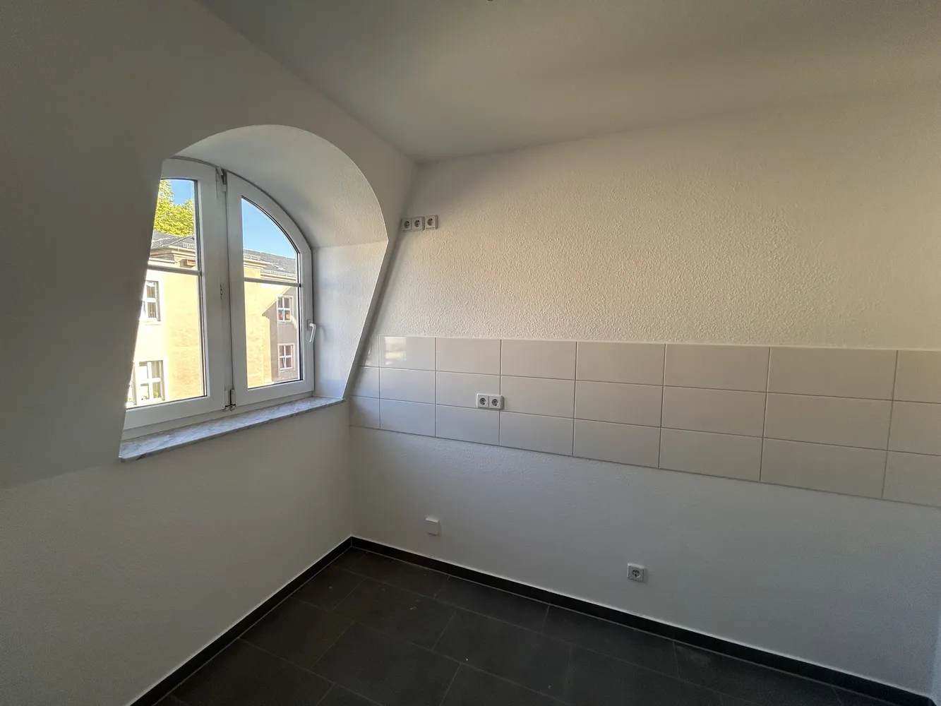 3 Zimmer Wohnung mit 70 m² in Dresden – Bild 2