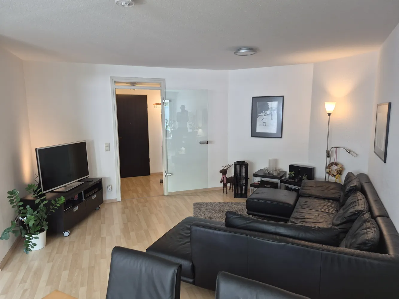 2 room apartment with 60 m² in Düsseldorf – Photo 2