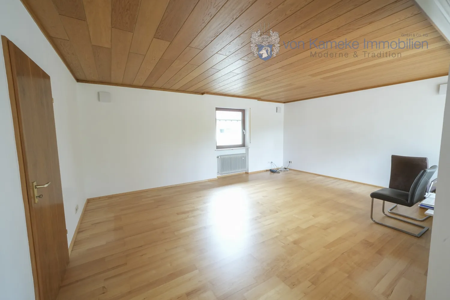 6 Zimmer Haus mit 213 m² in Erlangen – Bild 3