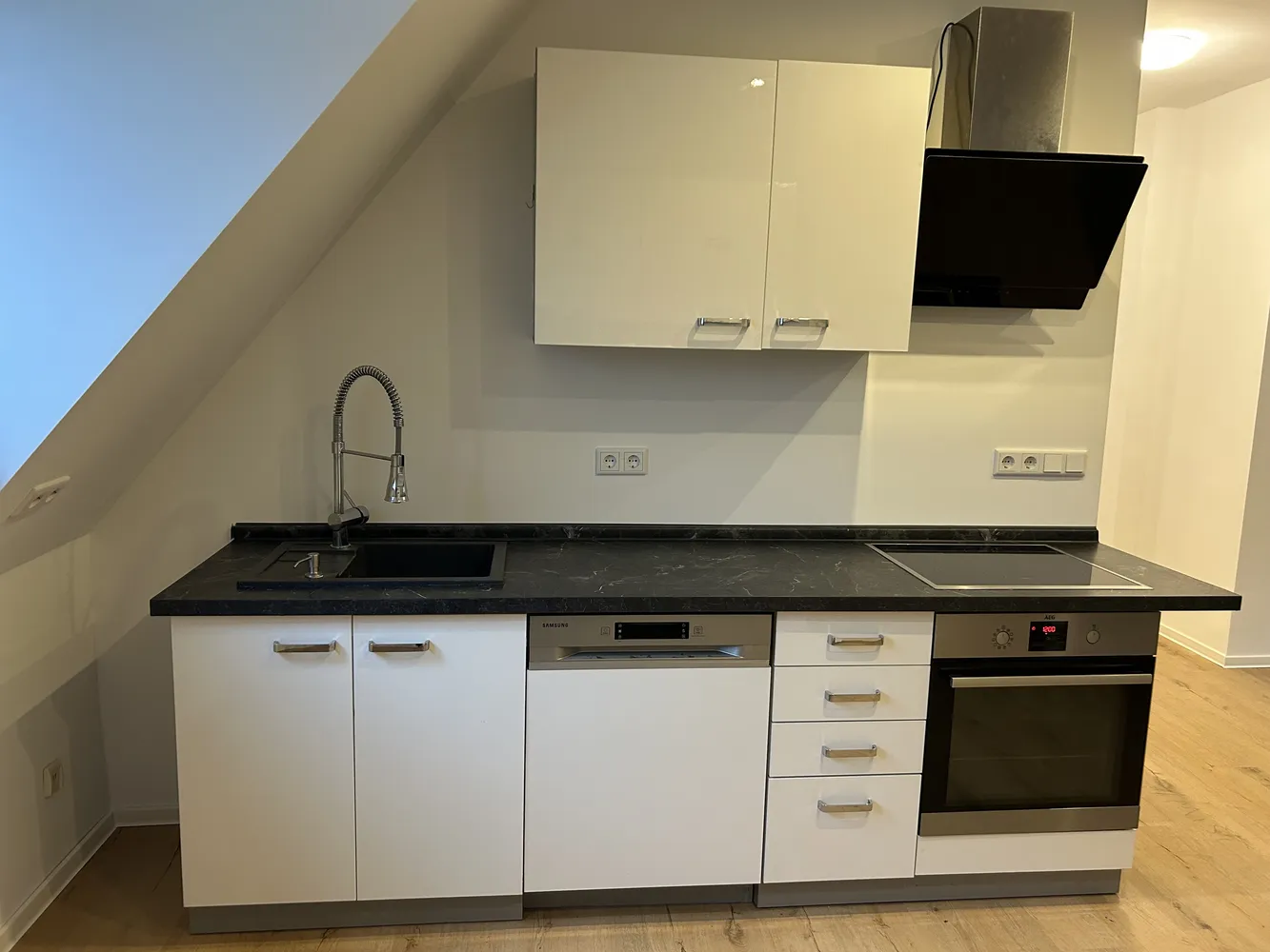 5 Zimmer Wohnung mit 102 m² in Krefeld – Bild 2
