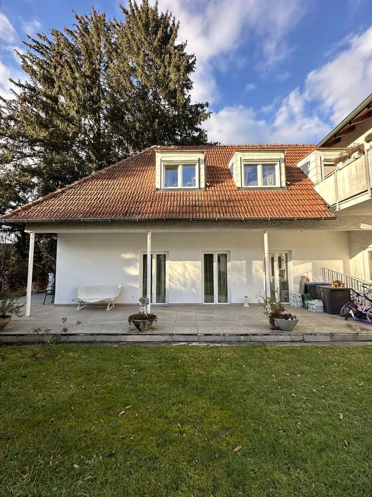 5 Zimmer Wohnung mit 180 m² in Augsburg – Bild 1