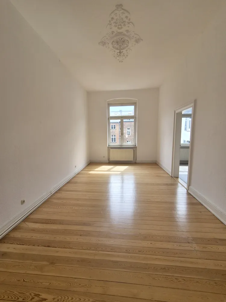 4 Zimmer Wohnung mit 140 m² in Wiesbaden – Bild 4