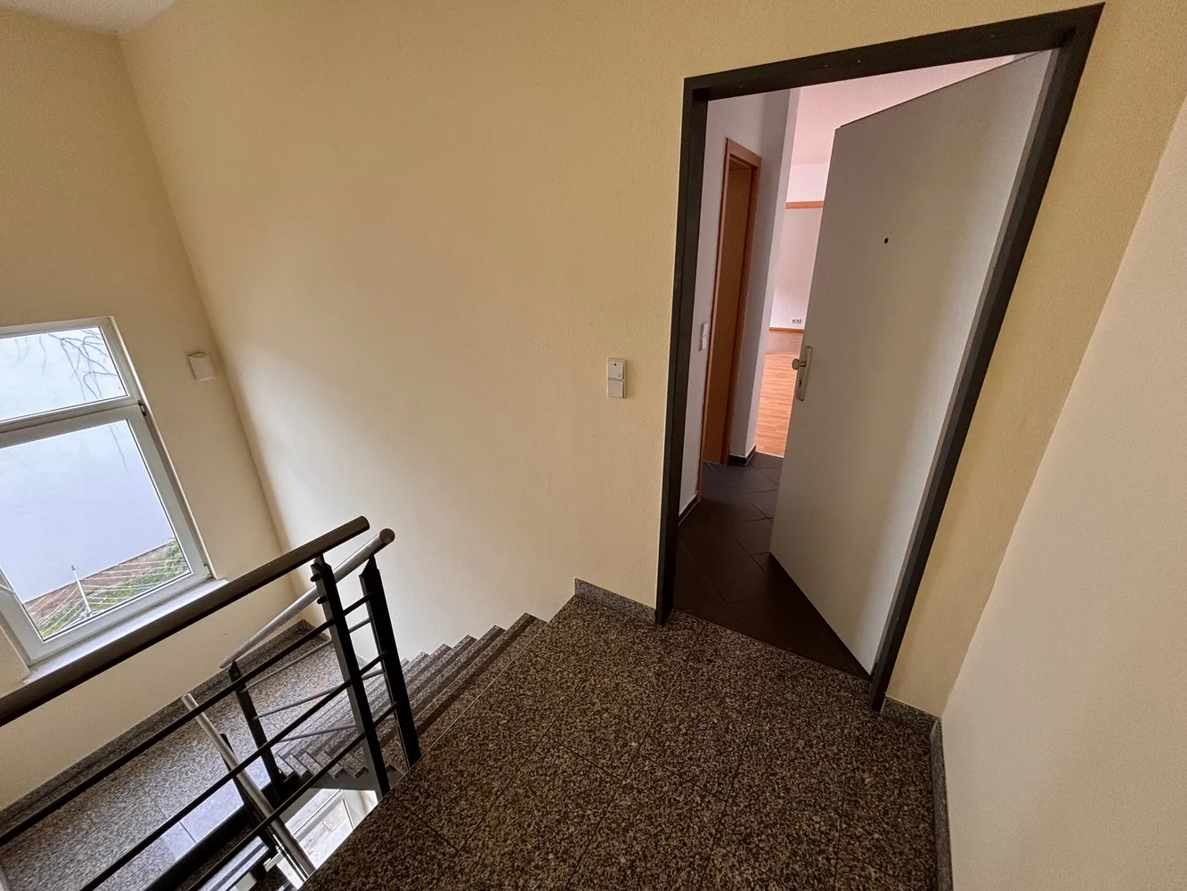 2 Zimmer Wohnung mit 32 m² in Halle (Saale) – Bild 5