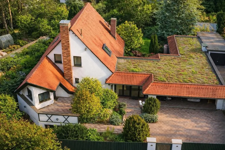 7 Zimmer Haus mit 308 m² in Fürth – Bild 1