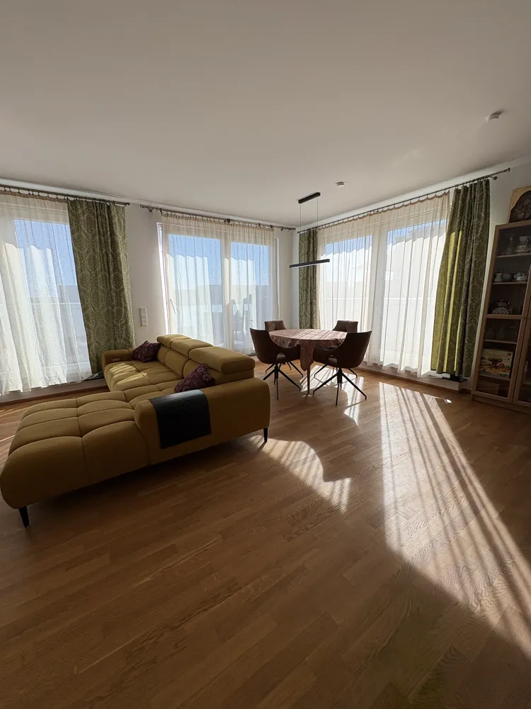 4 Zimmer Wohnung mit 161 m² in Frankfurt am Main – Bild 1