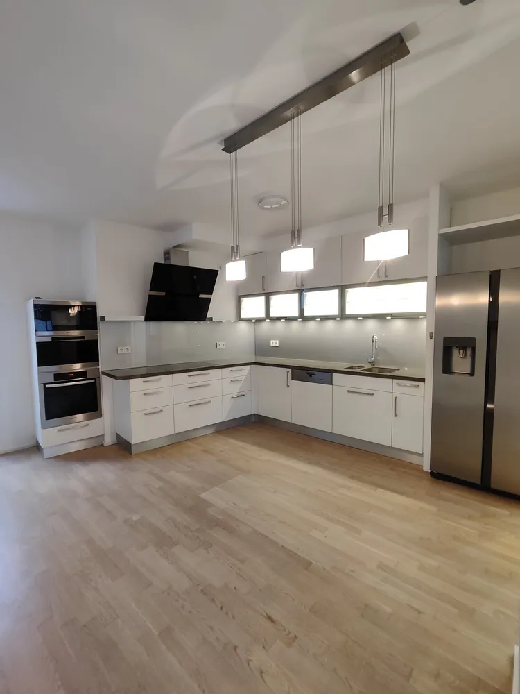 3 Zimmer Wohnung mit 103 m² in Köln – Bild 2
