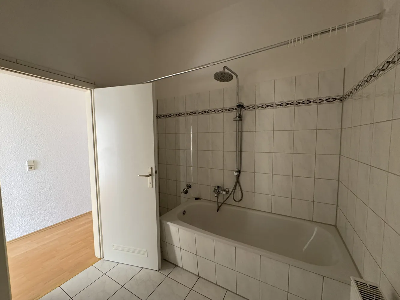 3 room apartment with 111 m² in Magdeburg – Photo 3