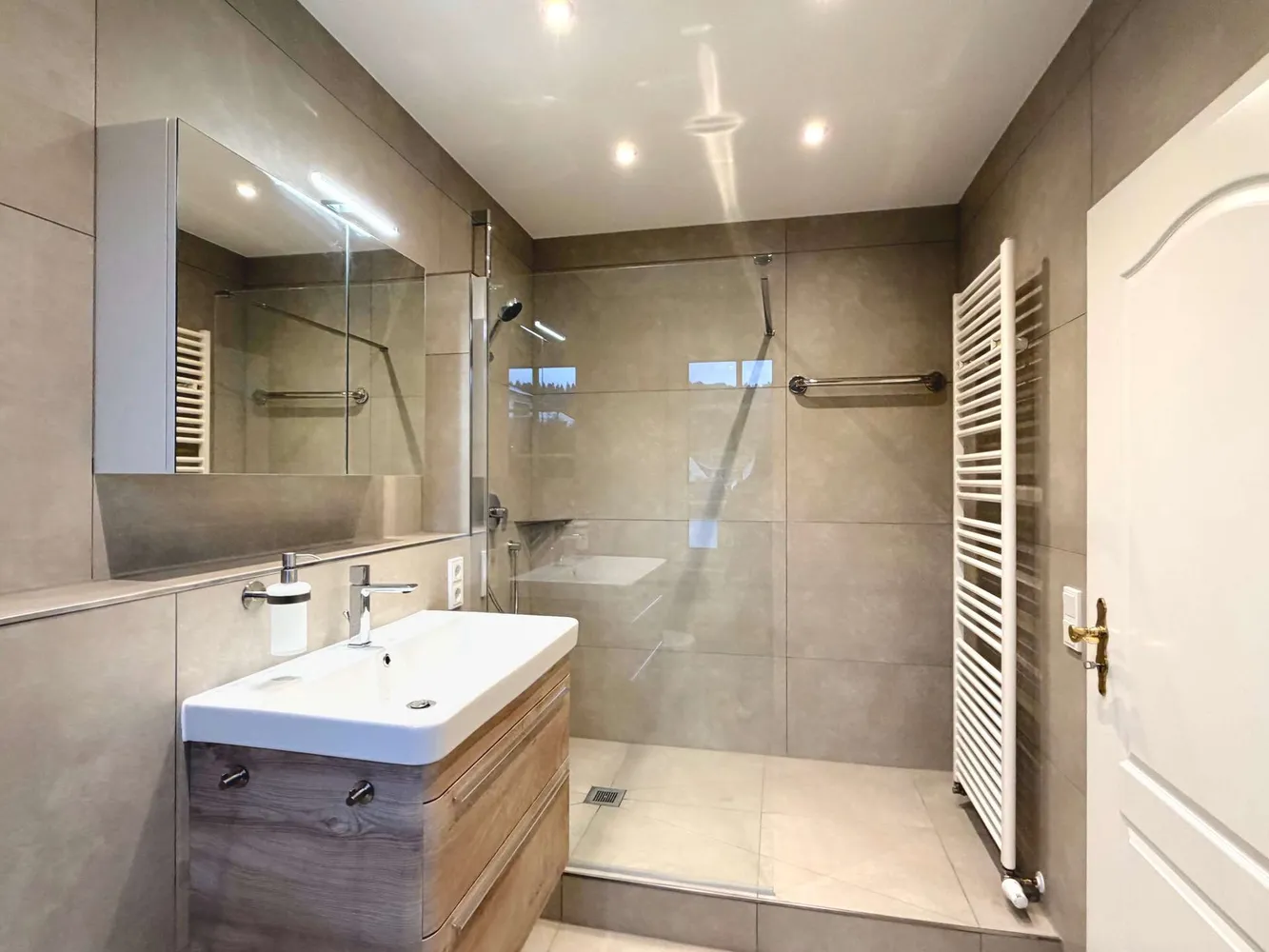 5 Zimmer Wohnung mit 159 m² in Koblenz – Bild 1